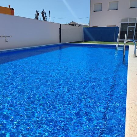 Nina'S Blue Pool & Beach Делтебре Екстериор снимка