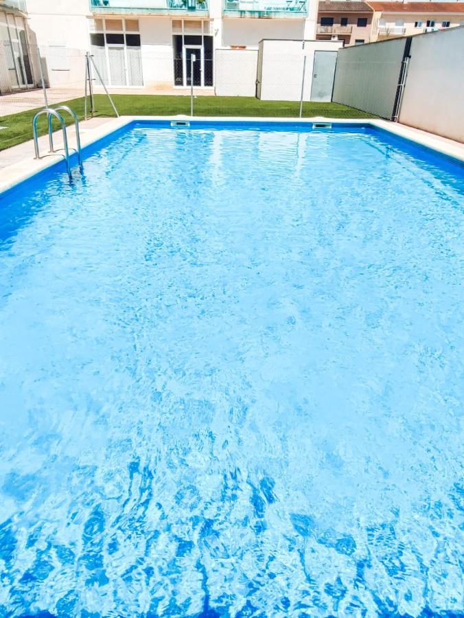 Nina'S Blue Pool & Beach Делтебре Екстериор снимка