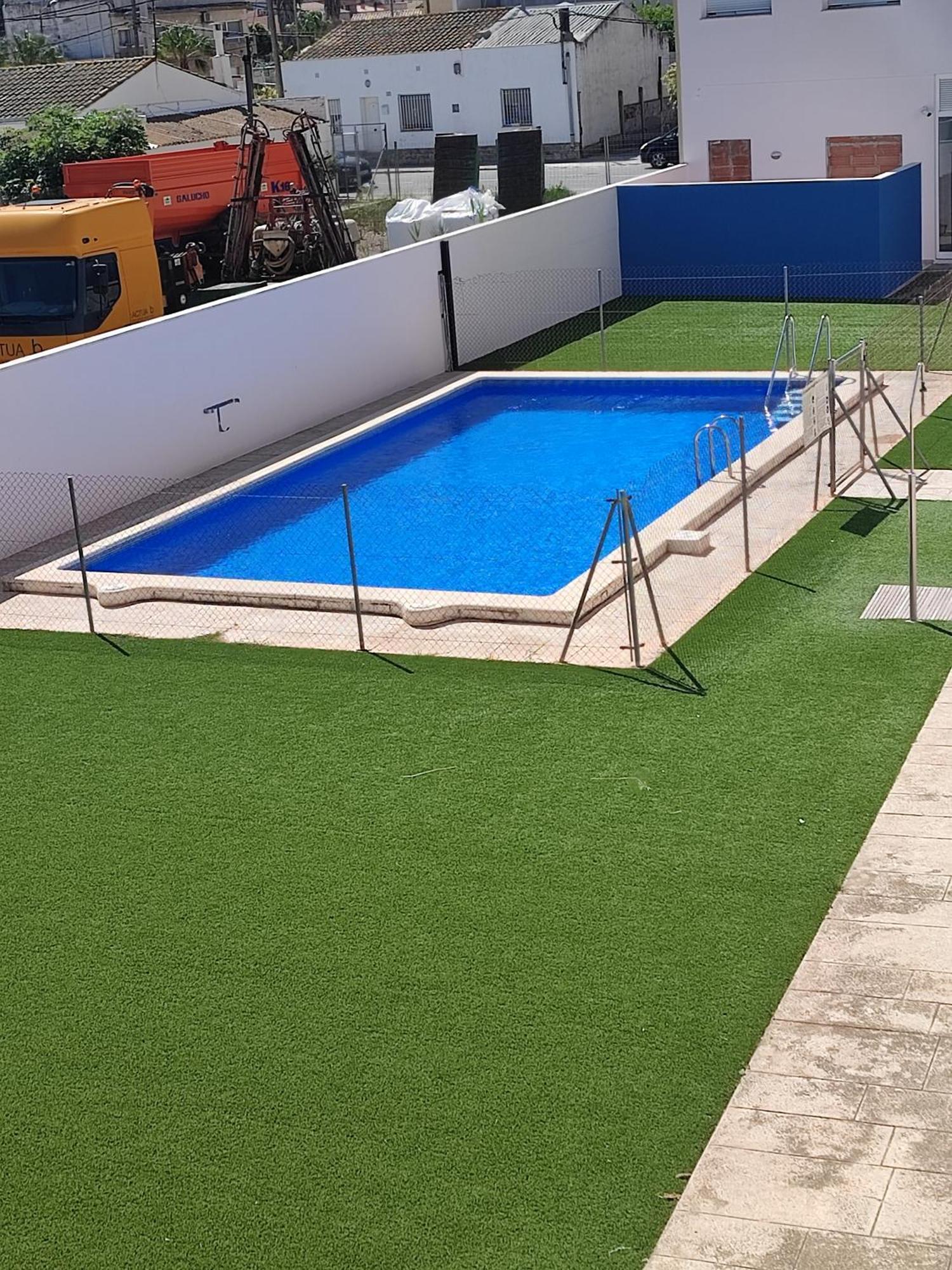 Nina'S Blue Pool & Beach Делтебре Екстериор снимка